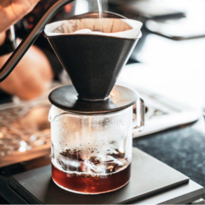 Os 10 melhores coadores de café em 2022: HARIO, Mor e muito mais!