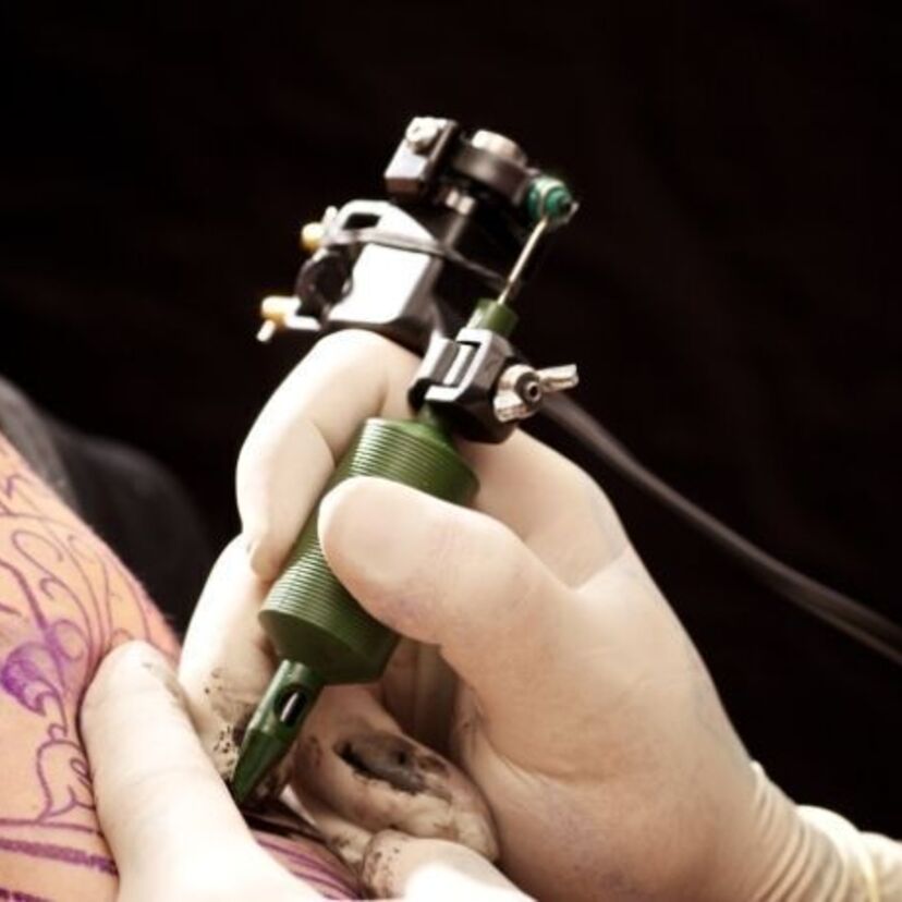As 10 Melhores Pomadas para Tatuagem de 2024: Bepantriz, Bepantol e mais!