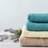 Como desencardir toalhas de banho: branca, coloridas, dicas e mais!