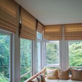 Tipos de persiana: diferenças com a cortina, como usar na sala e mais!