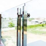 Vidro temperado: para janela, porta, seu preço, composição e mais!