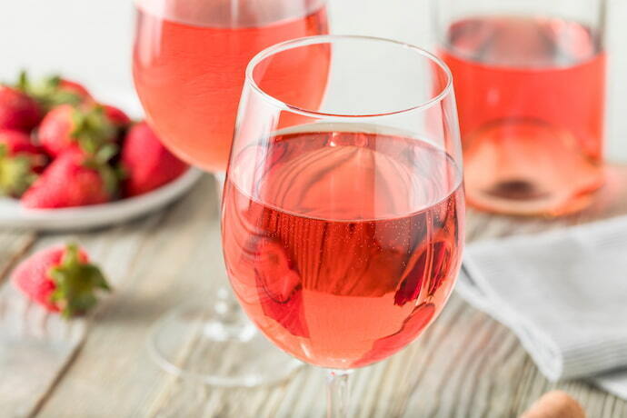 Taças de vinho rosé