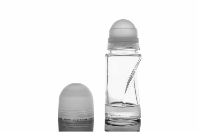 Desodorante em recipiente transparente