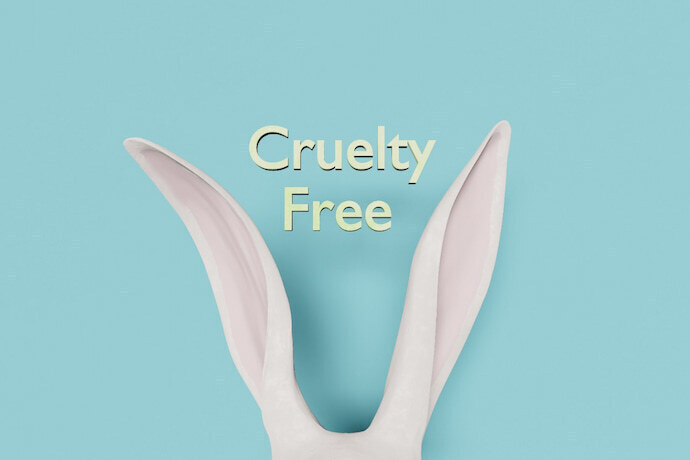 Orelhas de coelho e escrito cruelty free