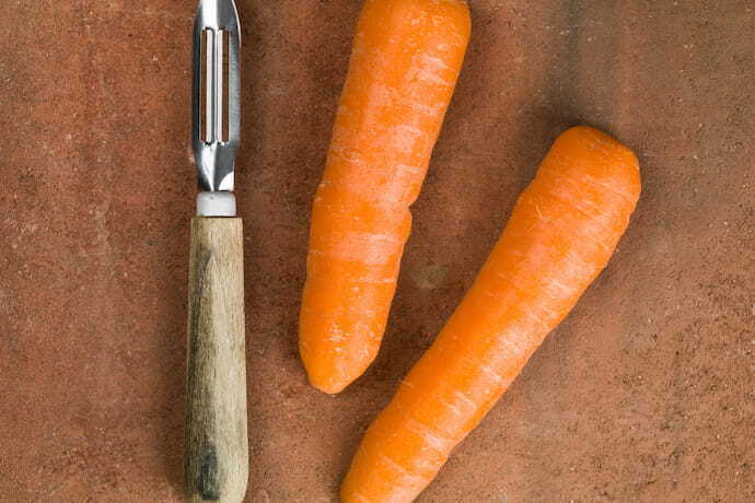 Descascador de legume e cenoura