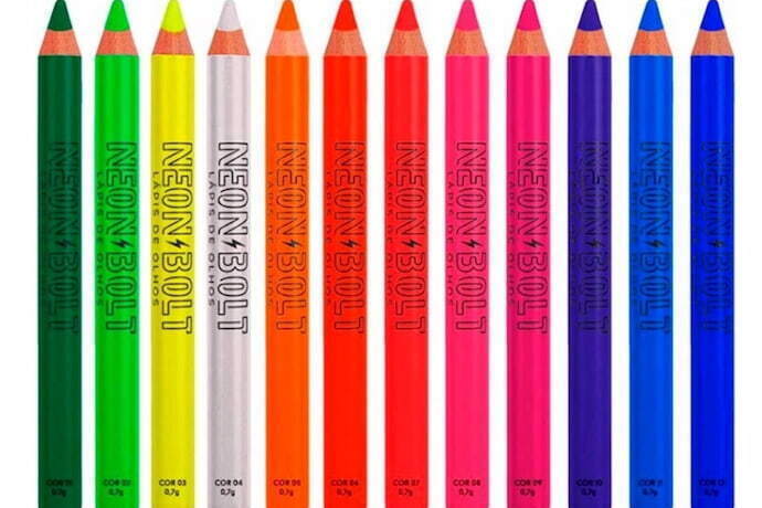 Delineadores coloridos em lápis
