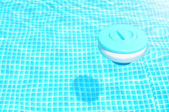 flutuador para piscina azul claro