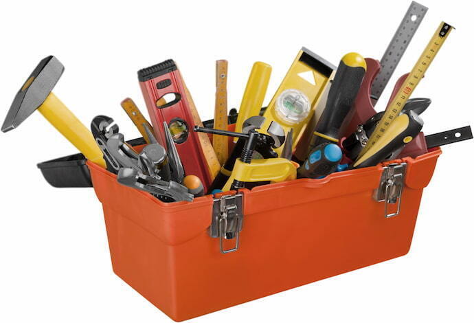 Caixa de ferramenta com ferramentas dentro