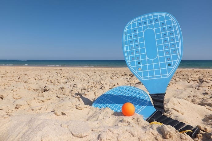 Raquetes de Beach Tennis azuis.