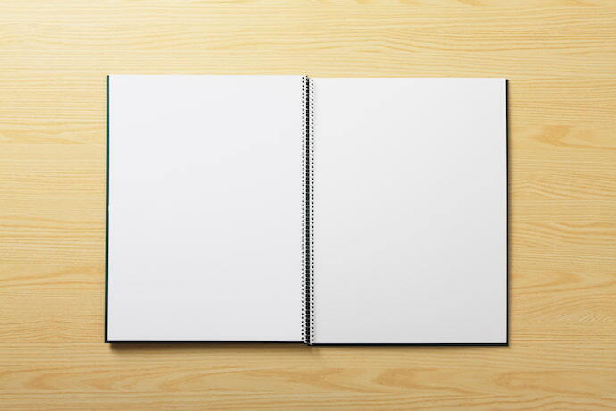 Caderno com folhas em branco