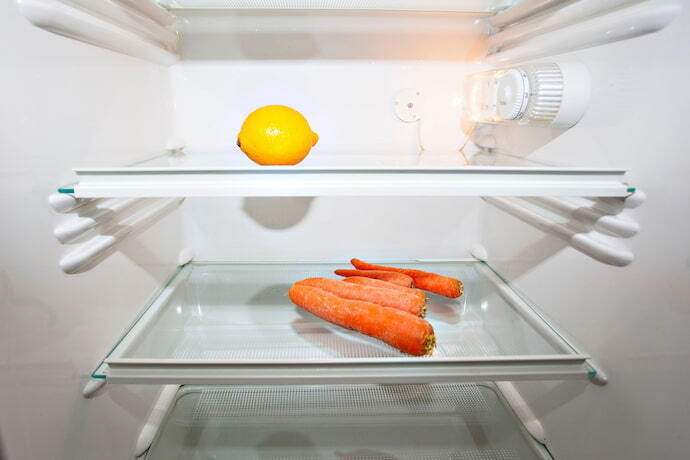 verduras dentro da geladeira