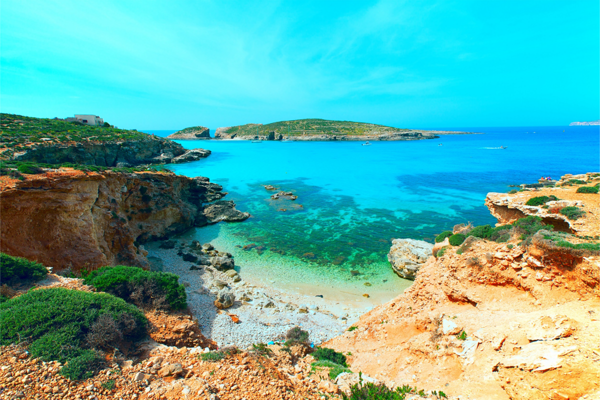 Paisagem da lagoa cristalina de Malta