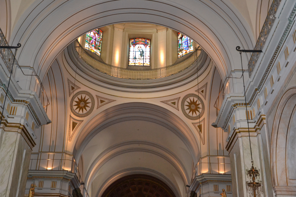 Vista interior da Catedral Metropolitana de Montevideo