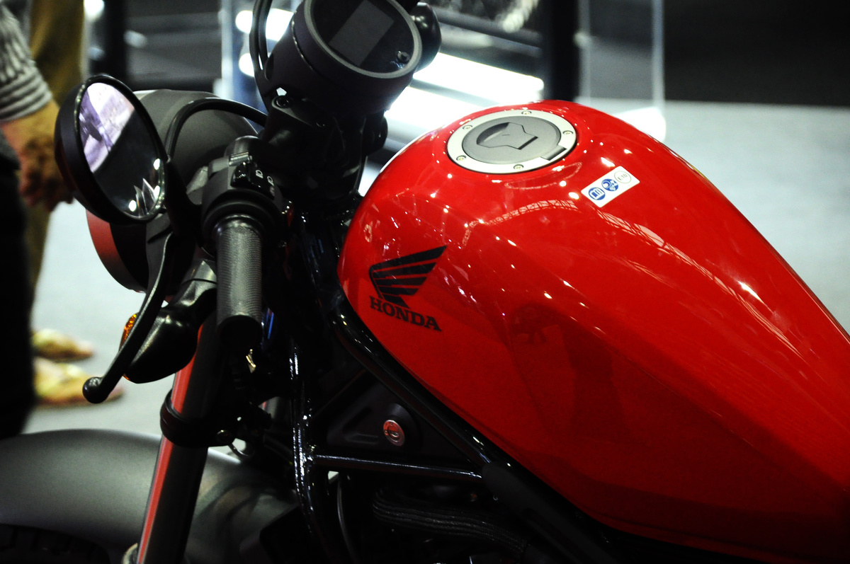 Moto Honda vermelha