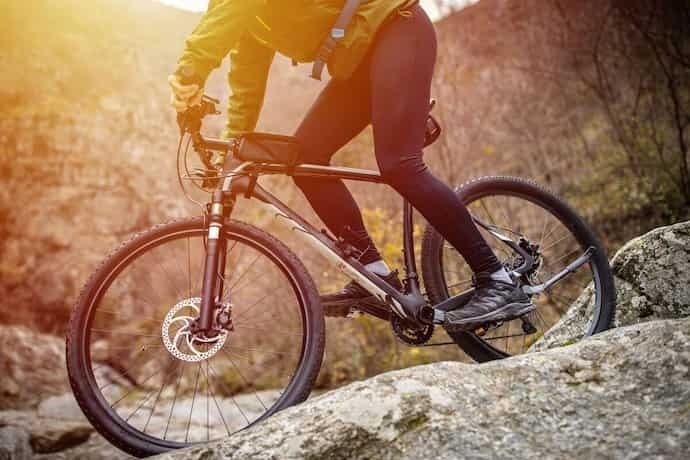 Mountain Bike com quadro em fibra de carbono