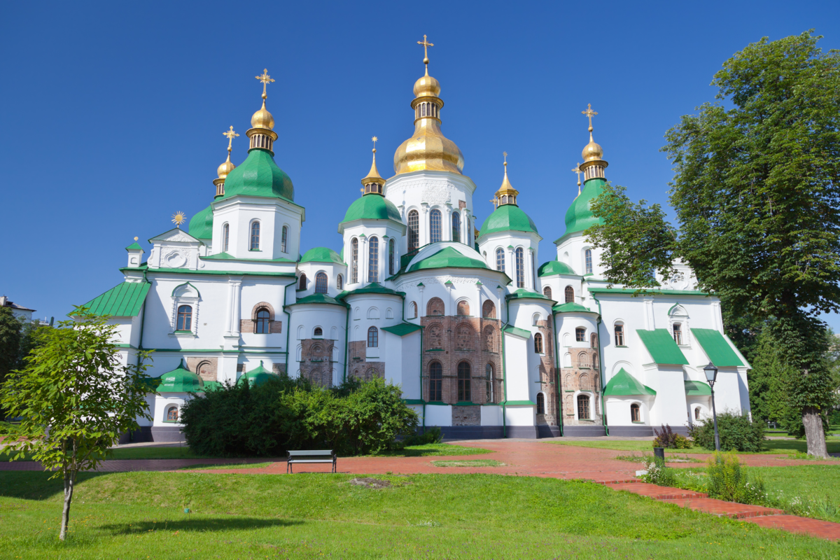 Catedral de Santa Sofia de Kiev em um dia ensolarado.