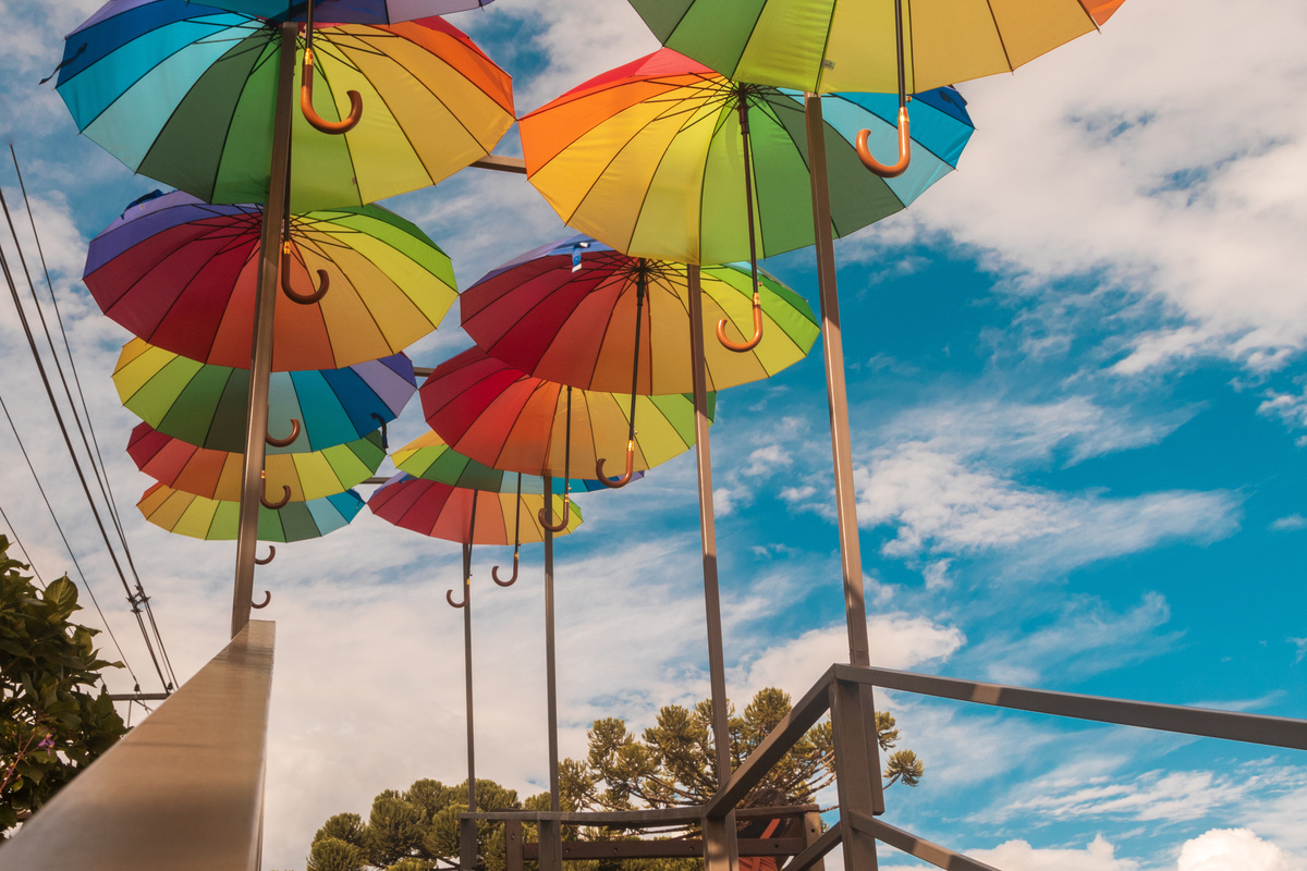 Guarda-chuvas coloridos em Campos do Jordão