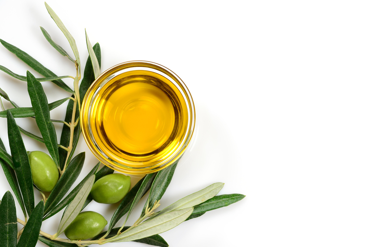 Chá e folhas de oliveira
