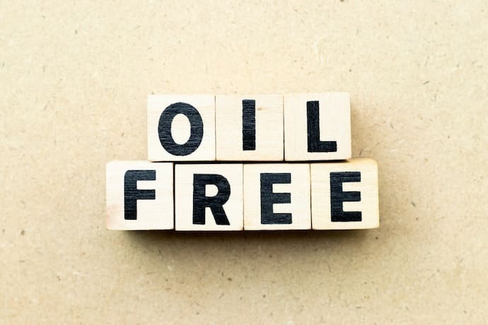 oil free escrito em blocos