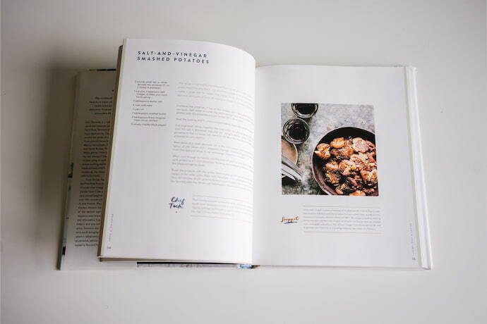 Livro de culinária com ilustração