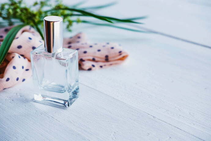 Perfume e frascos de perfume para mulheres