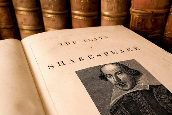 Livro de William Shakespeare aberto